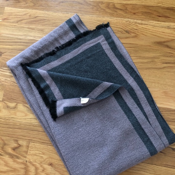 Pretty Persuasions Reversible Blanket Scarf